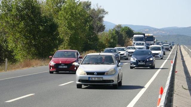 Balıkesir'de yaz tatili bitti, trafik yoğunluğu başladı
