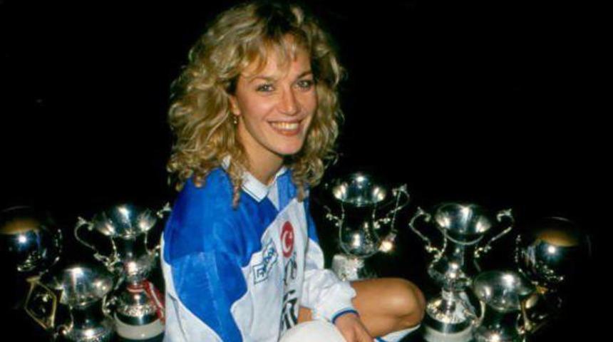 Efsane voleybolcu H&uuml;lya Er&ccedil;in vefat etti
