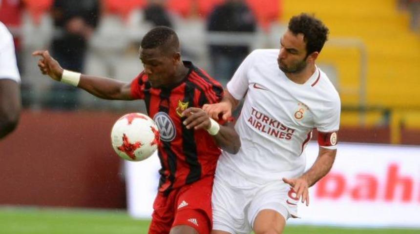 Galatasaray'da Sel&ccedil;uk İnan takımdan ayrılıyor!