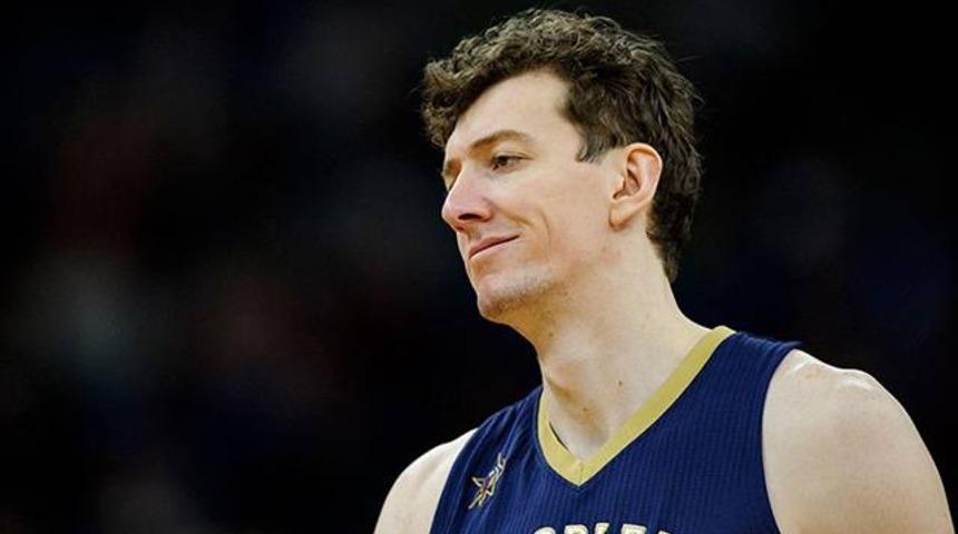 &Ouml;mer Aşık A Milli Basketbol Takımı aday kadrosundan &ccedil;ıkarıldı