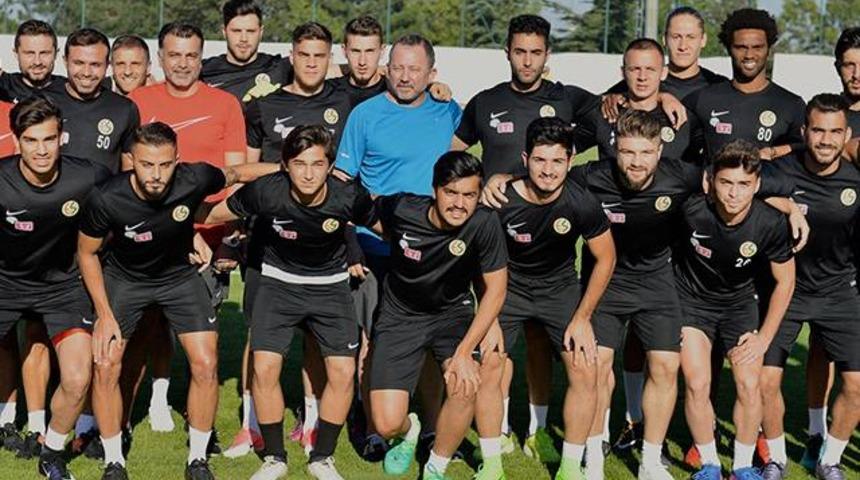 Sergen Yal&ccedil;ın Eskişehirspor'la ilk antremanına &ccedil;ıktı