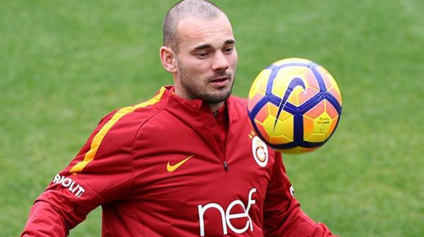 Albers, Sneijder i&ccedil;in Nice ile anlaşma olmadığını a&ccedil;ıkladı