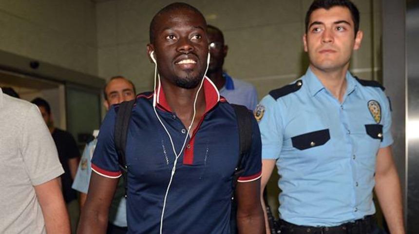 Galatasaray Ndiaye'yi KAP'a bildirdi, yıldız oyuncu İstanbul'a geldi