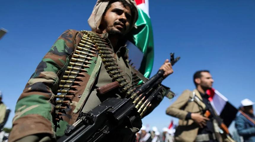 Husiler, 11 BM personelini gözaltına aldı