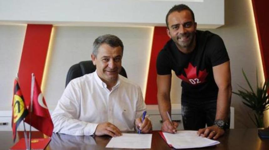 Semih Şent&uuml;rk Eskişehirspor'da kaldı