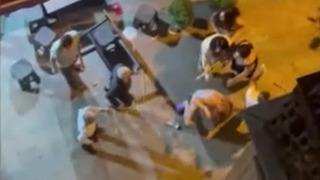 Taksim’de bir kişiye saldıran translar yakalandı