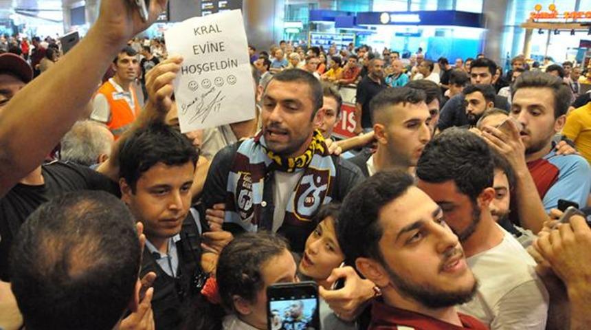 Burak Yılmaz İstanbul&rsquo;a geldi