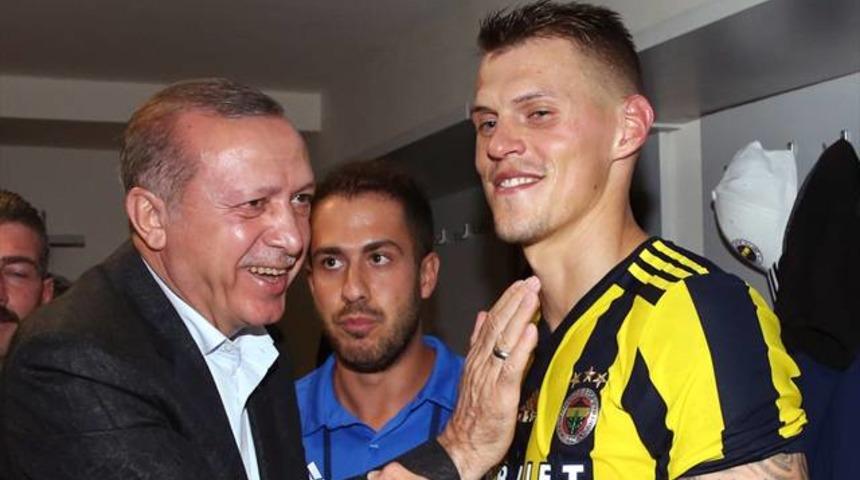 Erdoğan'dan y&uuml;zde 100'l&uuml;k gol&uuml; ka&ccedil;ıran Skrtel'e...