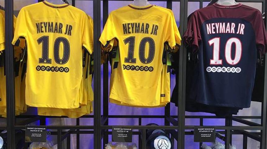 Neymar'ın PSG forması 6 saatte t&uuml;kendi