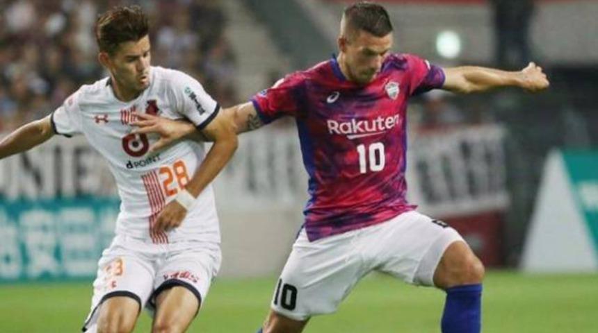 Podolski ilk yenilgiyi tattı!