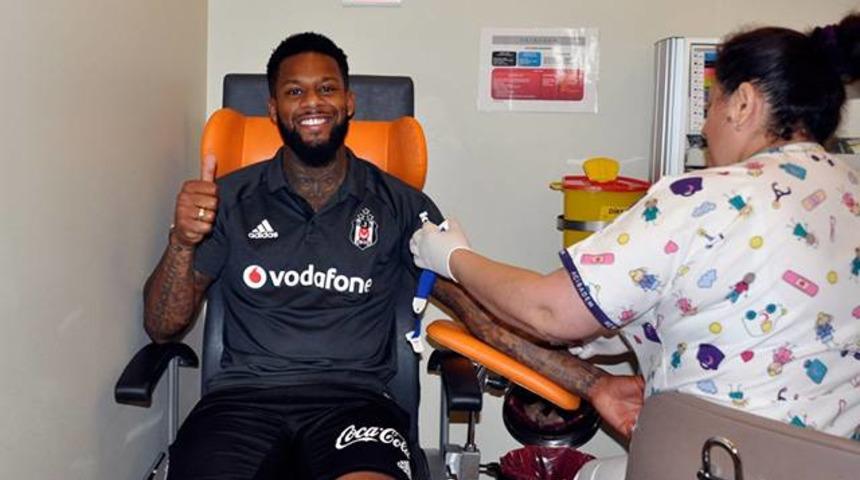 Jeremain Lens sağlık kontrollerinden ge&ccedil;ti