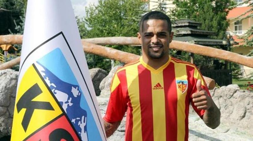 Kayserispor'dan Welliton a&ccedil;ıklaması!