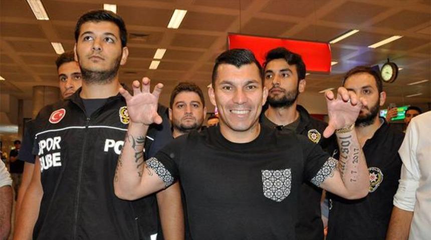 Gary Medel İstanbul'da