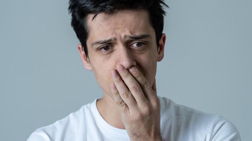 Ağızda metalik tat neyin belirtisi olabilir? Ağızda metalik tadın sebepleri