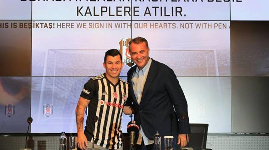 Medel resmen Beşiktaş'ta! İmza t&ouml;reni d&uuml;zenlendi