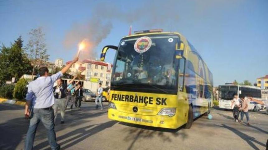 Fenerbahçe otobüsüne saldırı!