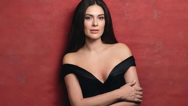 Bergüzar Korel makyajsız halini paylaştı! Görenler inanamadı 