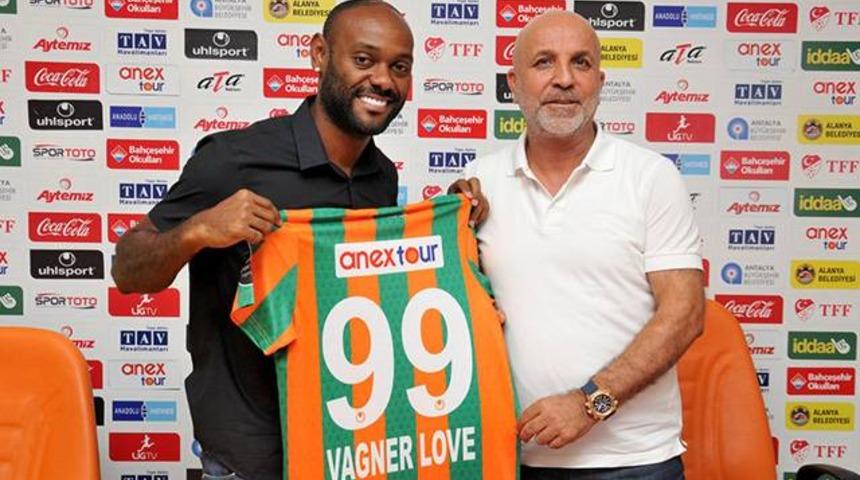Alanyaspor Vagner Love'un s&ouml;zleşmesini 2020'ye kadar uzattı