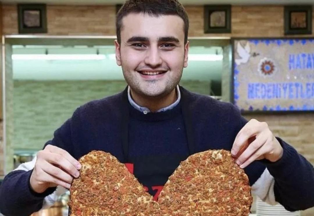 Aylık gelirim 30 bin TL demişti! CZN Burak Burak Özçivit in lüks aracını satın aldı! Değeri ise... 1