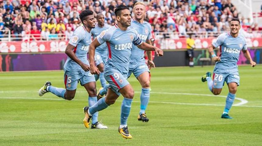 Monaco &uuml;st &uuml;st 15 ma&ccedil; kazanarak Ligue 1 rekoru kırdı