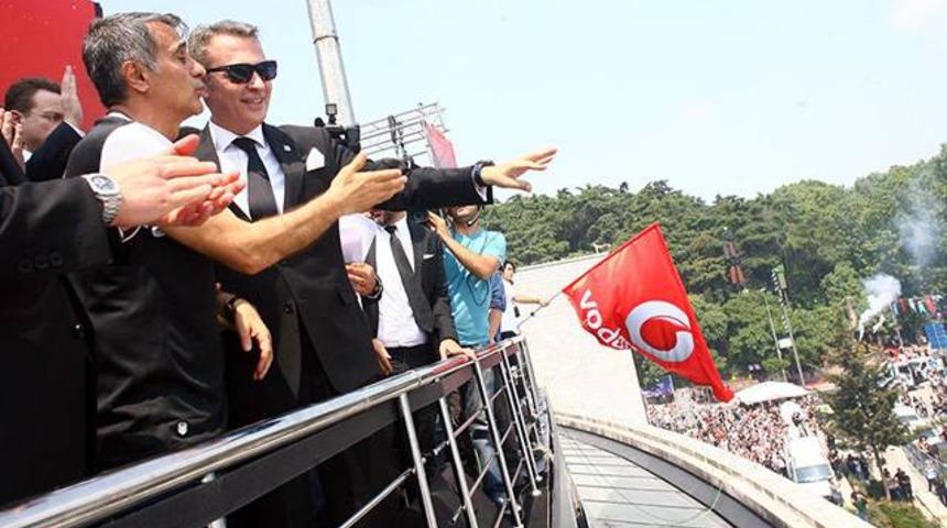 Beşiktaş'ta transfer krizi g&uuml;n y&uuml;z&uuml;ne &ccedil;ıktı