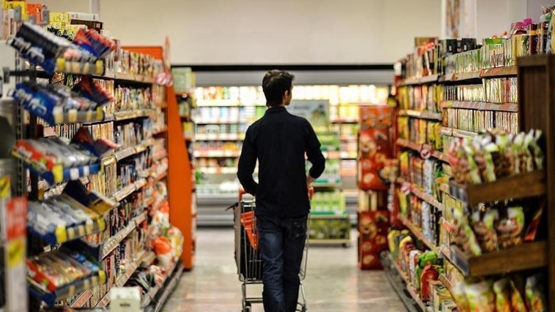  Bakanlıklarla görüştük  Marketler için  pazar günü kapalı olsun  önerisi  Pilot bölgelerde başlayıp...  3