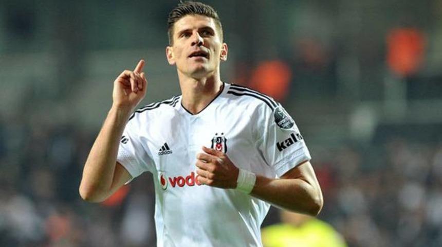 Beşiktaş a&ccedil;ıkladı! 'Mario Gomez Wolfsburg'a 1 milyon 50 bin euroya satıldı'
