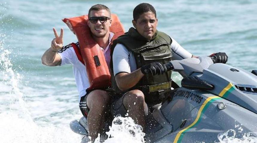 Galatasaraylı eski yıldız Podolski mahkemeye gidiyor