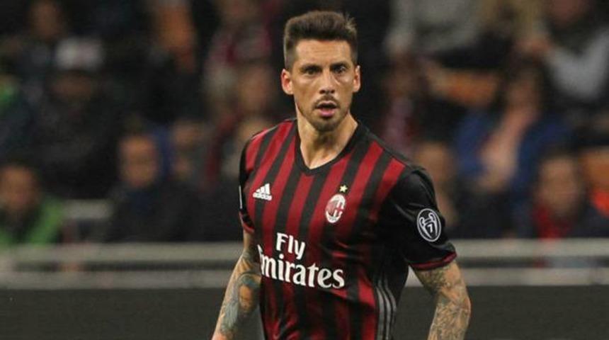 Jose Sosa d&ouml;n&uuml;yor! İtalya basını a&ccedil;ıkladı...