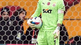 Galatasaray'dan kaleye sürpriz isim! Dünya futbolunun yakından tanıdığı yıldız geliyor