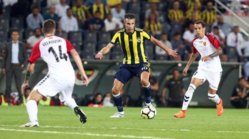 Van Persie'nin Fenerbah&ccedil;e'den ayrılacağı iddia edildi
