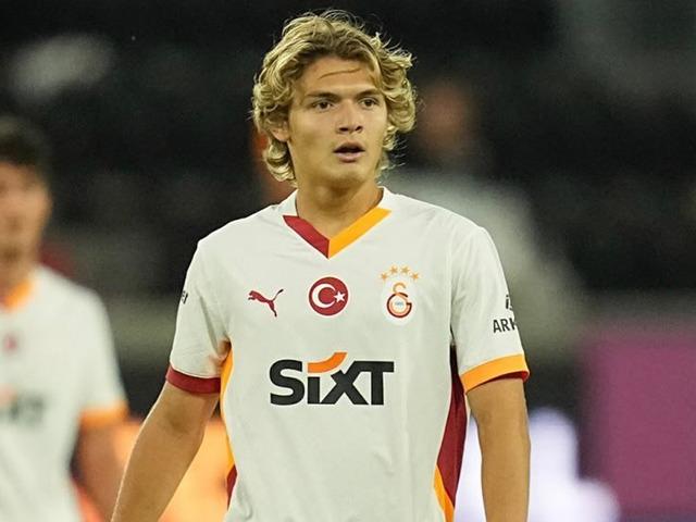 Efe Akman, Galatasaray'dan sürpriz takıma imzaya gidiyor!