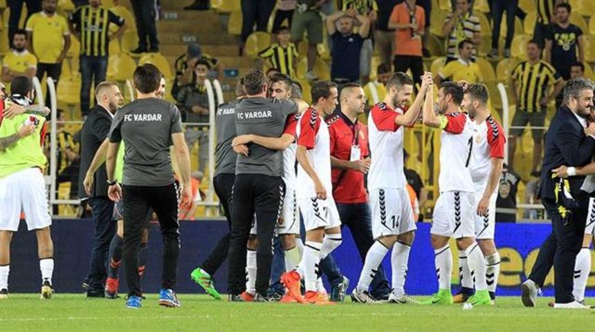 Makedon basını Vardar'ın Fenerbah&ccedil;e'yi elemesine geniş yer verdi