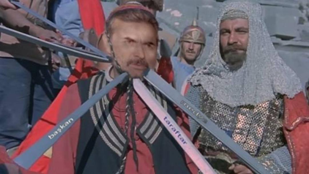 Gen&ccedil;lerbirliği-Fenerbah&ccedil;e capsleri sosyal medyaya damga vurdu