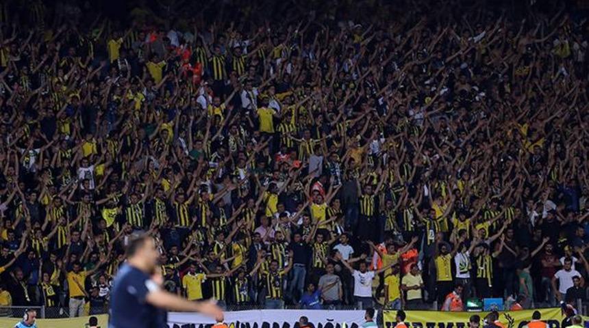 Pierre Webo Gen&ccedil;lerbirliği-Fenerbah&ccedil;e ma&ccedil;ını trib&uuml;nden izledi