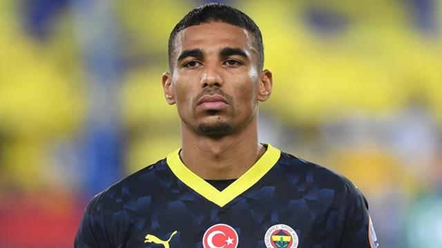 Fenerbahçe'nin stoperi ezeli rakibe transfer olabilir! Avrupa basınından son dakika duyurusu yapıldı...