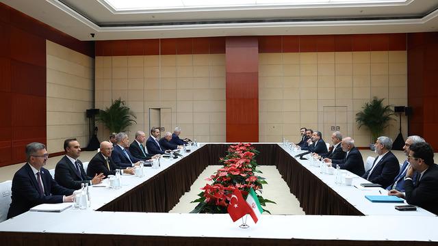 Cumhurbaşkanı Erdoğan, İran Cumhurbaşkanı Pezeşkiyan ile görüştü! İletişim Başkanlığı'ndan açıklama