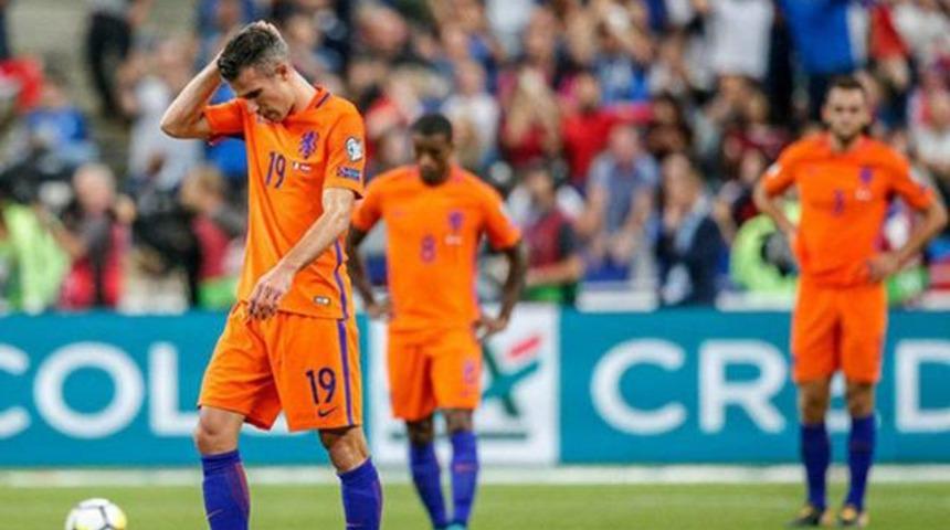 Van Persie'den ayrılık iddialarını yanıt