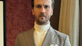 Aras Bulut İynemli'nin son pozları olay oldu! Beğeni yağdı