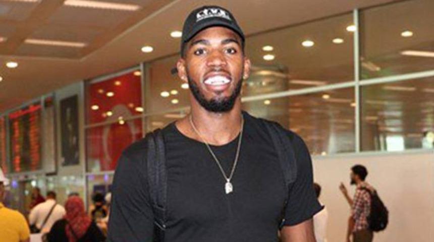 Yeni transfer Jason Thompson İstanbul'a geldi