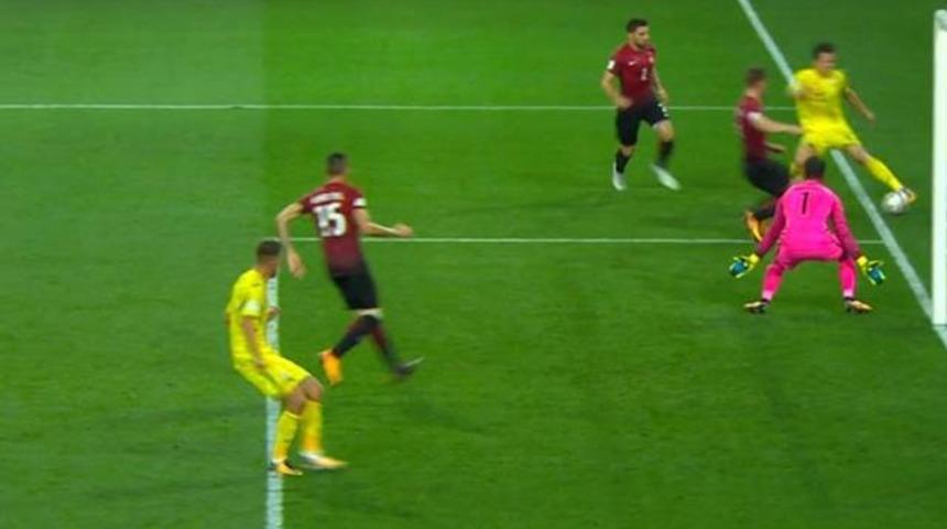 Ukrayna-T&uuml;rkiye ma&ccedil;ında hakem skandalı