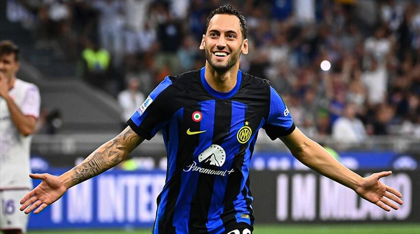 Galatasaray'da Hakan Çalhanoğlu hareketliliği başladı! Cimbom Şampiyonlar Ligi listesine yıldız ismi eklemek isterken, Hakan'dan şok edici açıklamalar geldi...