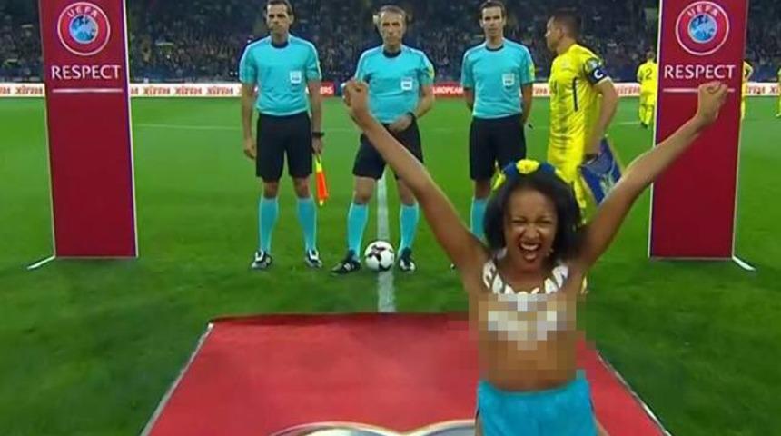 Ukrayna-T&uuml;rkiye ma&ccedil;ı &ouml;ncesi şok protesto