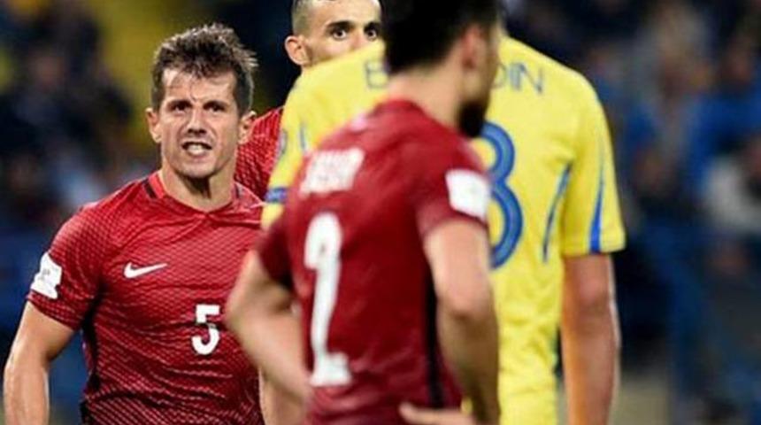 Emre Bel&ouml;zoğlu'ndan Şener &Ouml;zbayraklı'ya k&uuml;f&uuml;r