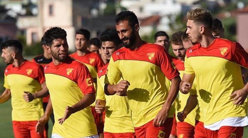 Sel&ccedil;uk Şahin yabancı sınırına isyan etti, aldığı cevap ortalığı salladı