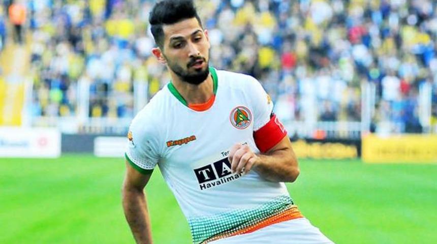 Fenerbah&ccedil;e Emre Akbaba'nın peşine d&uuml;şt&uuml;