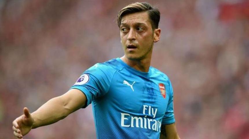 Mesut &Ouml;zil sonunda patladı! '&Ccedil;enenizi kapatın'