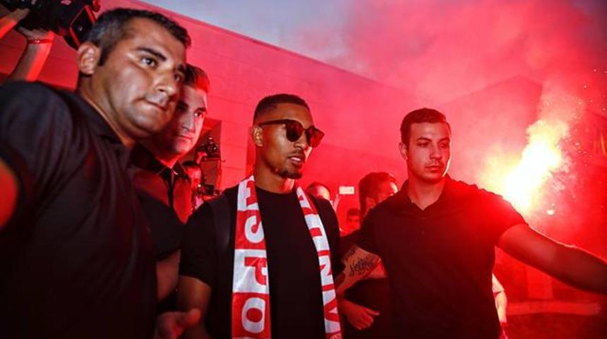 Antalyaspor'un yeni transferi William Vainqueur şehre geldi