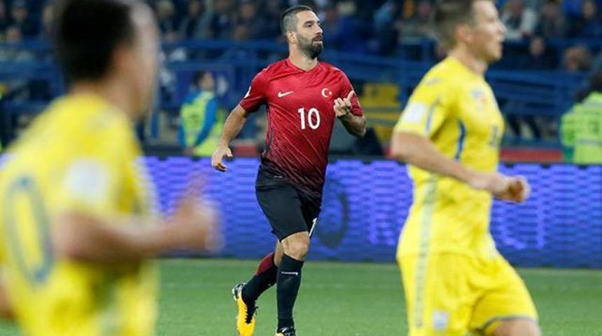 Arda Turan Galatasaray'a transfer olmayacağını a&ccedil;ıkladı