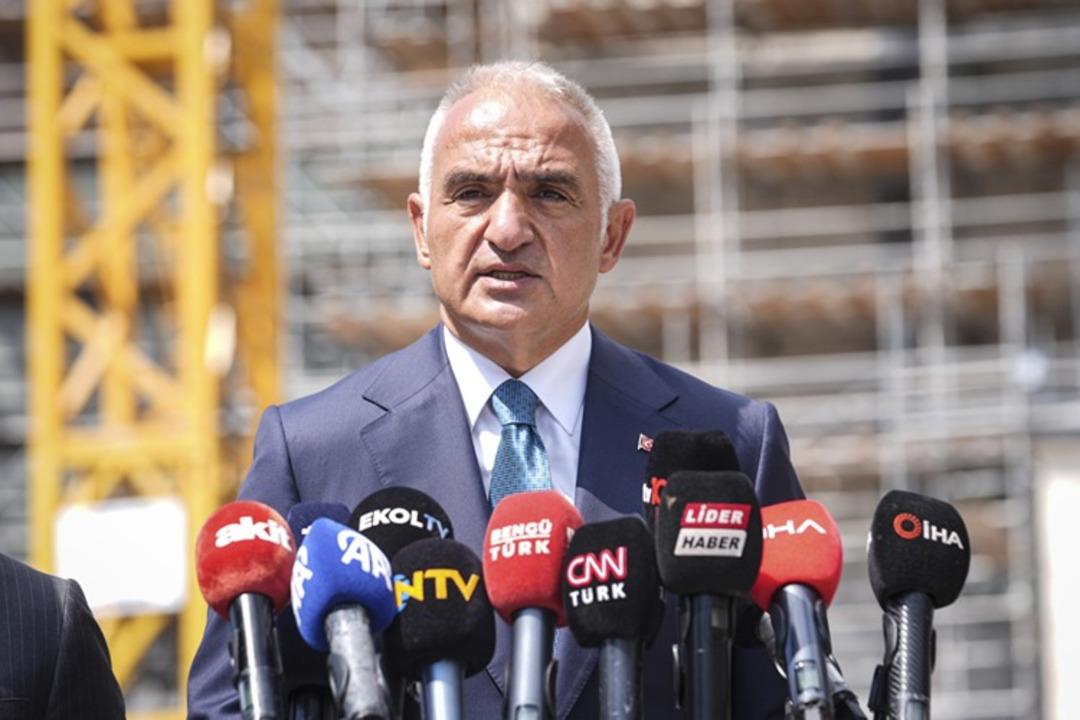 Bakan Ersoy, Ayasofya daki restorasyon ve güçlendirme çalışmalarını yerinde inceledi 1